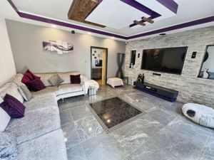 Reception room- click for photo gallery